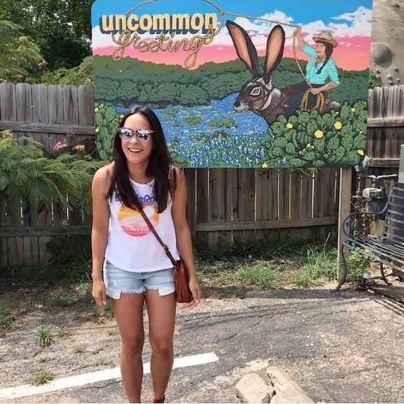 Meet Your Posher: @comfycozyswag - Picture 4 of 5